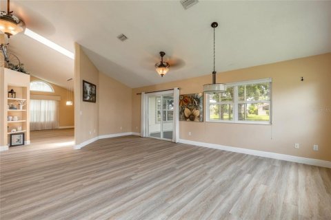 Casa en venta en Daytona Beach, Florida, 3 dormitorios, 184.97 m2 № 1807271 - foto 11