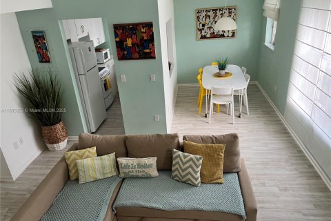Copropriété à vendre à Miami Beach, Floride: 2 chambres, 81.75 m2 № 1945673 - photo 7