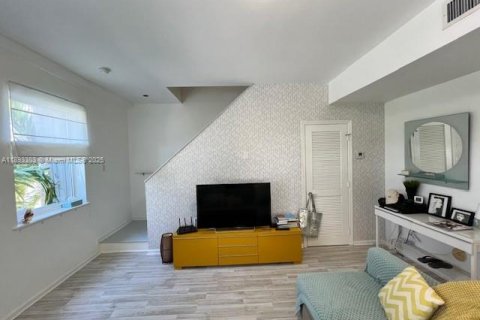 Copropriété à vendre à Miami Beach, Floride: 2 chambres, 81.75 m2 № 1945673 - photo 6