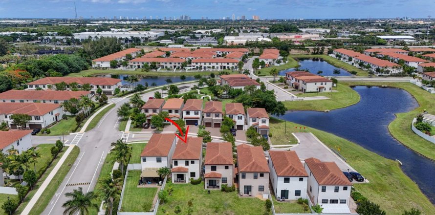 Villa ou maison à Riviera Beach, Floride 4 chambres, 171.78 m2 № 2086049