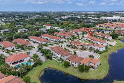 Villa ou maison à louer à Riviera Beach, Floride: 4 chambres, 171.78 m2 № 2086049 - photo 3