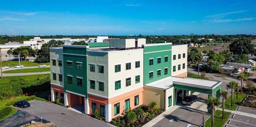Immobilier commercial à Bradenton, Floride 424.38 m2 № 237590