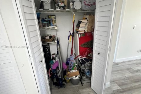 Снять в аренду кондоминиум в Уэстон, Флорида 2 спальни, 87.89м2, № 2004493 - фото 19