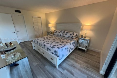 Снять в аренду кондоминиум в Уэстон, Флорида 2 спальни, 87.89м2, № 2004493 - фото 11