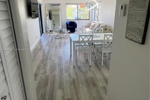 Снять в аренду кондоминиум в Уэстон, Флорида 2 спальни, 87.89м2, № 2004493 - фото 26