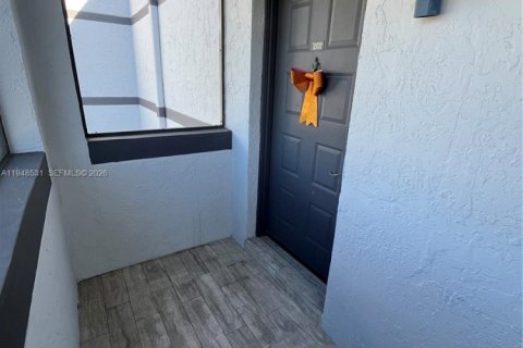 Снять в аренду кондоминиум в Уэстон, Флорида 2 спальни, 87.89м2, № 2004493 - фото 3