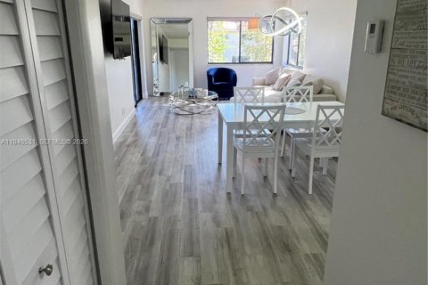 Снять в аренду кондоминиум в Уэстон, Флорида 2 спальни, 87.89м2, № 2004493 - фото 27