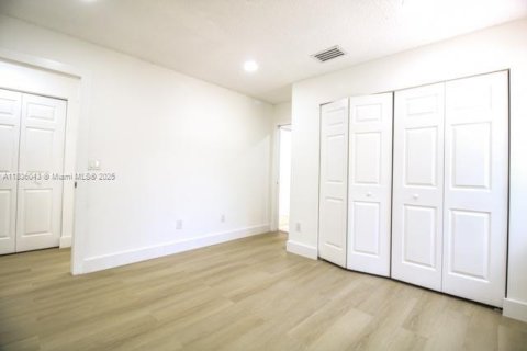 House in Cooper City, Florida 3 bedrooms, 158.03 sq.m. № 1820029 - photo 15