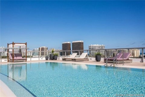 Купить кондоминиум в Бей-Харбор-Айлендс, Флорида 3 спальни, 124.12м2, № 1991928 - фото 15