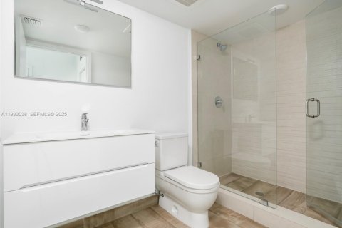 Купить кондоминиум в Бей-Харбор-Айлендс, Флорида 3 спальни, 124.12м2, № 1991928 - фото 11