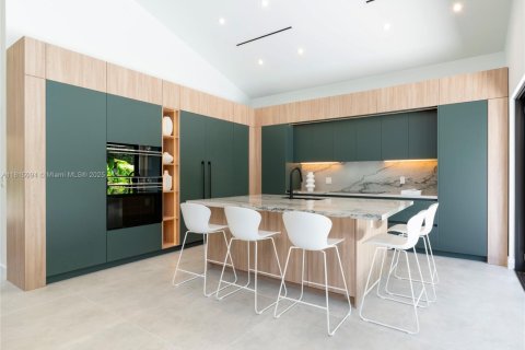 Casa en venta en Miami, Florida, 4 dormitorios, 232.53 m2 № 1841035 - foto 12