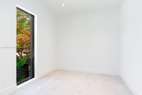 Casa en venta en Miami, Florida, 4 dormitorios, 232.53 m2 № 1841035 - foto 24