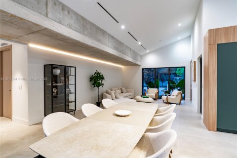 Casa en venta en Miami, Florida, 4 dormitorios, 232.53 m2 № 1841035 - foto 19