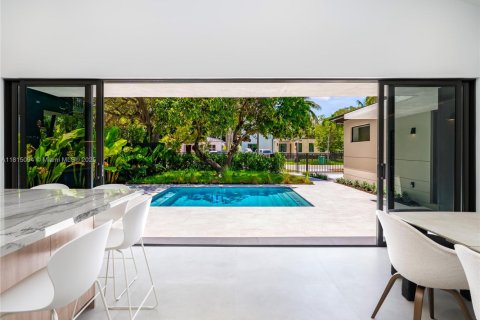 Casa en venta en Miami, Florida, 4 dormitorios, 232.53 m2 № 1841035 - foto 18