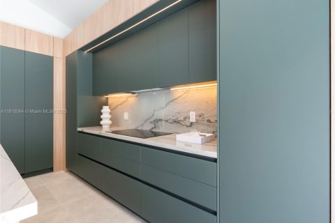 Casa en venta en Miami, Florida, 4 dormitorios, 232.53 m2 № 1841035 - foto 15