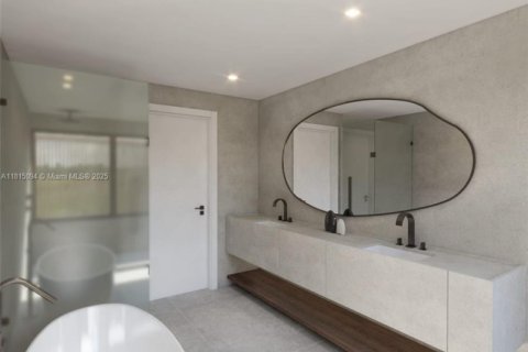 Casa en venta en Miami, Florida, 4 dormitorios, 232.53 m2 № 1841035 - foto 7