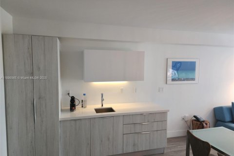 Condominio en venta en Miami Beach, Florida, 1 dormitorio, 41.34 m2 № 2012379 - foto 12