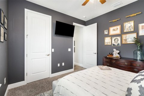 House in Palm Bay, Florida 4 bedrooms, 208.47 sq.m. № 1917914 - photo 21