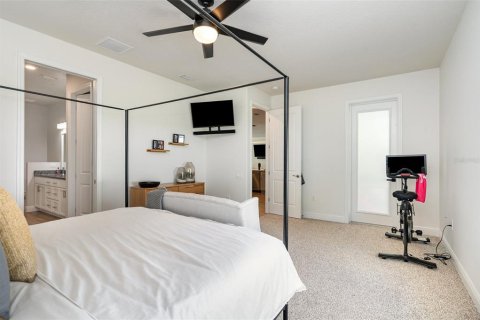 House in Palm Bay, Florida 4 bedrooms, 208.47 sq.m. № 1917914 - photo 15