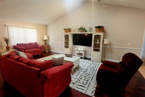 Villa ou maison à louer à Palm Coast, Floride: 4 chambres, 207.26 m2 № 2135631 - photo 4