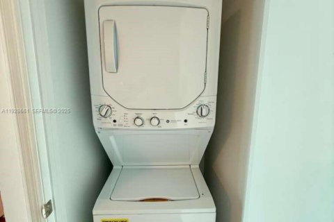 Copropriété à louer à Miami, Floride: 1 chambre, 68.56 m2 № 1987421 - photo 12