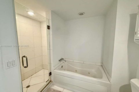 Copropriété à louer à Miami, Floride: 1 chambre, 68.56 m2 № 1987421 - photo 11