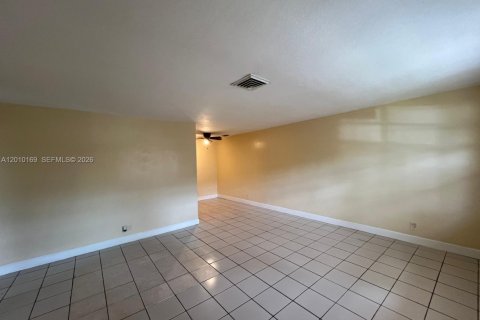 Appartement à louer à Lauderhill, Floride: 2 chambres, 78.97 m2 № 2073093 - photo 6