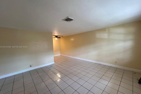 Appartement à louer à Lauderhill, Floride: 2 chambres, 78.97 m2 № 2073093 - photo 8