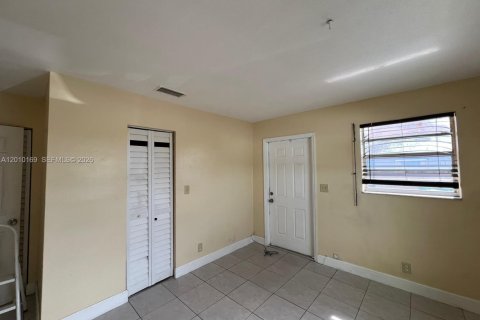 Appartement à louer à Lauderhill, Floride: 2 chambres, 78.97 m2 № 2073093 - photo 2
