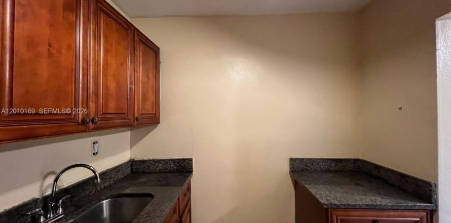 Appartement à Lauderhill, Floride 2 chambres, 78.97 m2 № 2073093