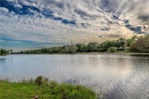 Villa ou maison à vendre à Weston, Floride: 4 chambres, 267 m2 № 1992709 - photo 2