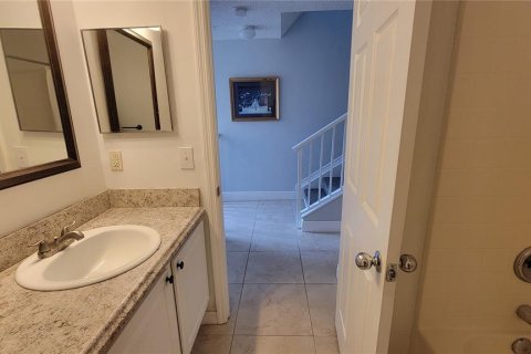 Townhouse in Sarasota, Florida 3 bedrooms, 150.04 sq.m. № 2099028 - photo 24