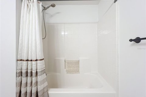 Townhouse in Sarasota, Florida 3 bedrooms, 150.04 sq.m. № 2099028 - photo 23