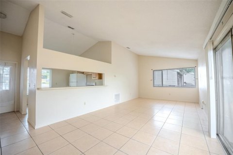 House in Ocala, Florida 2 bedrooms, 88.54 sq.m. № 2150881 - photo 12