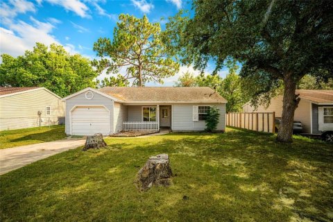 House in Ocala, Florida 2 bedrooms, 88.54 sq.m. № 2150881 - photo 2