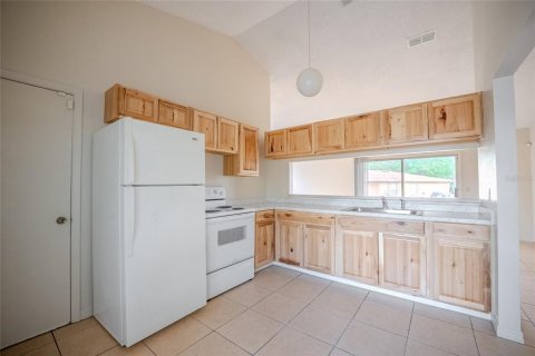 House in Ocala, Florida 2 bedrooms, 88.54 sq.m. № 2150881 - photo 9