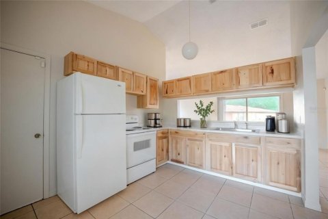 House in Ocala, Florida 2 bedrooms, 88.54 sq.m. № 2150881 - photo 4