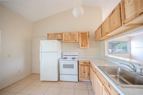 House in Ocala, Florida 2 bedrooms, 88.54 sq.m. № 2150881 - photo 10