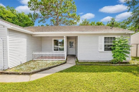 House in Ocala, Florida 2 bedrooms, 88.54 sq.m. № 2150881 - photo 3