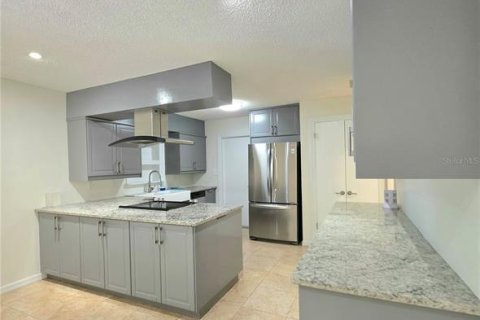 Villa ou maison à vendre à Lutz, Floride: 3 chambres, 156.45 m2 № 2418714 - photo 12