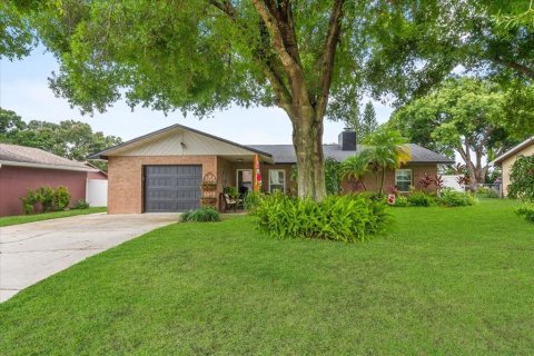 House in Eagle Lake, Florida 3 bedrooms, 123.37 sq.m. № 1916812 - photo 6