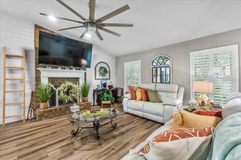 House in Eagle Lake, Florida 3 bedrooms, 123.37 sq.m. № 1916812 - photo 9