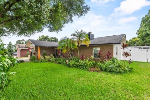 House in Eagle Lake, Florida 3 bedrooms, 123.37 sq.m. № 1916812 - photo 3