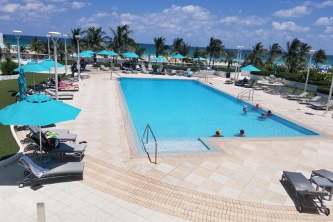 Estudio en el Condominio en Miami Beach, Florida  № 2273551
