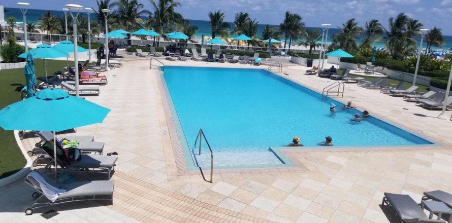 Estudio en el Condominio en Miami Beach, Florida № 2273551