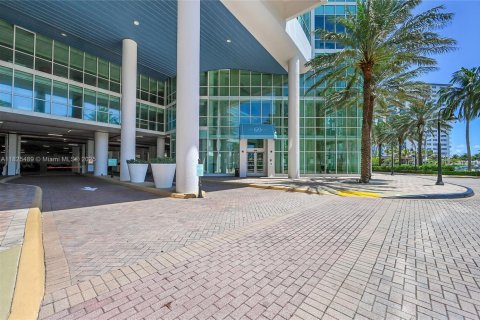 Copropriété à vendre à Pompano Beach, Floride: 2 chambres, 133.97 m2 № 1794787 - photo 1