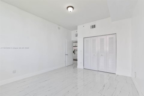 Copropriété à louer à Miami, Floride: 1 chambre, 68.47 m2 № 1978098 - photo 6