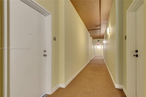 Copropriété à louer à Miami, Floride: 1 chambre, 68.47 m2 № 1978098 - photo 19