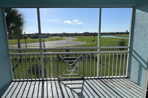 Condo in North Port, Florida, 2 bedrooms № 2211163 - photo 10