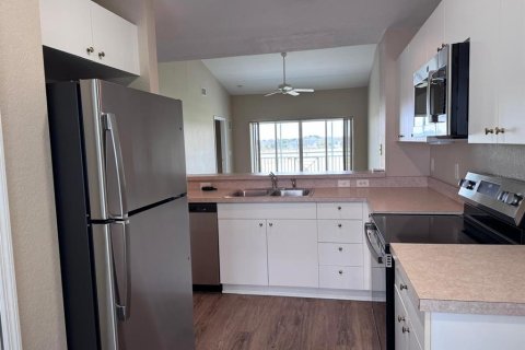 Condo in North Port, Florida, 2 bedrooms № 2211163 - photo 12